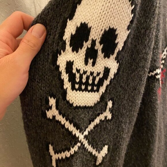 Torrid Gray Sweater with Skull and Rose Design - Picture 4 of 5